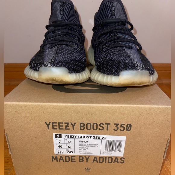 Yeezy Boost 350 V2 Carbon - Picture 6 of 6